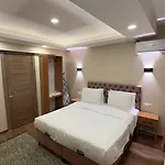 Golden Tulip 4*